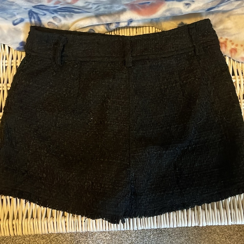House of Harlow Fully Lined Fringe Shorts Size Small - Picture 3 of 5
